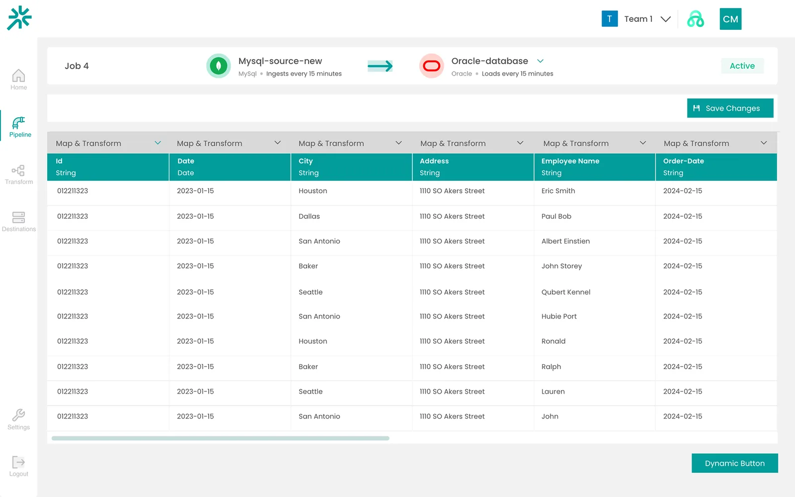 A pipeline job mapping a MySQL source to an Oracle destination, with every field visible before you run it.